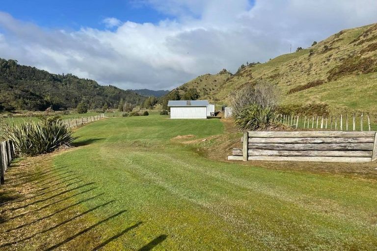 Photo of property in 254 Mangaonga Road, Ahititi, Urenui, 4378