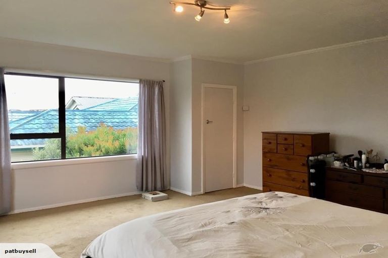 Photo of property in 18 Bell Street, Tawa, Wellington, 5028