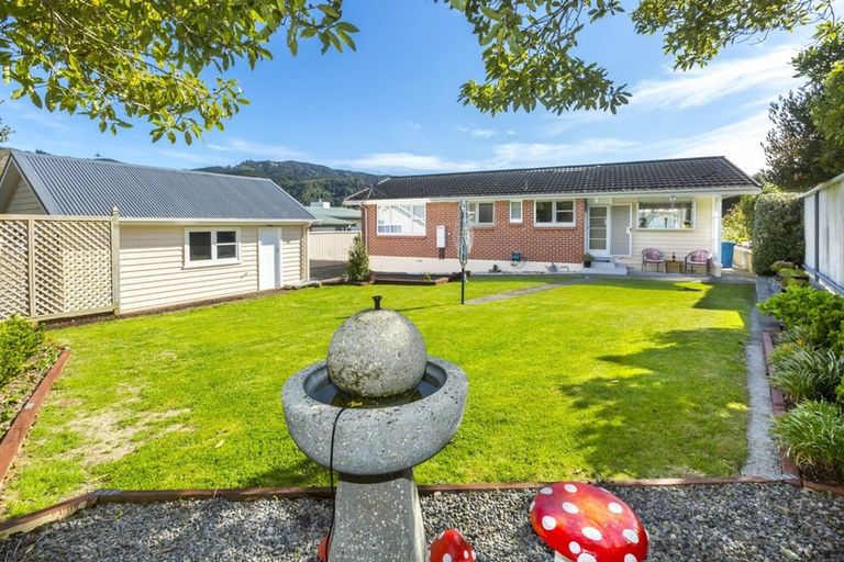 Photo of property in 9 Kiwi Street, Heretaunga, Upper Hutt, 5018