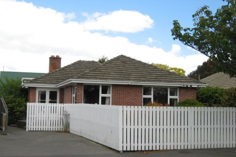 Photo of property in 2/7 Mappleton Avenue, Burnside, Christchurch, 8053