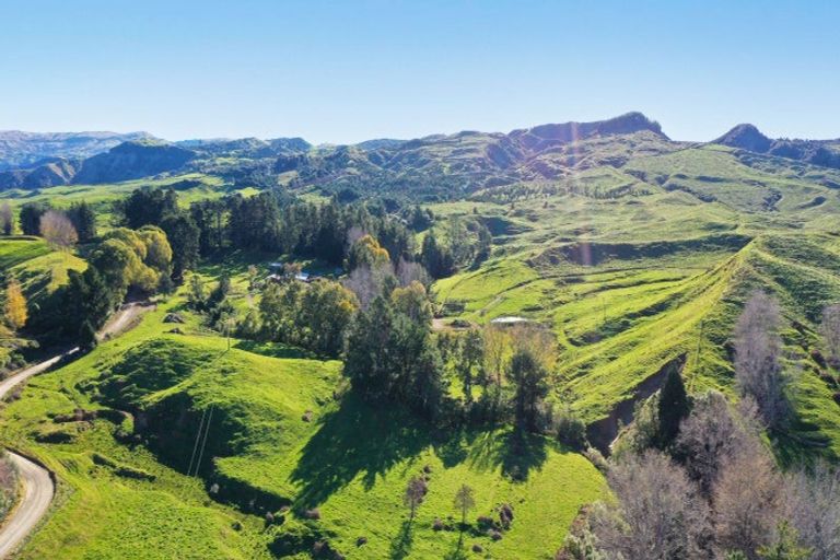 Photo of property in 142 Pohokura Road, Tutira, Napier, 4188