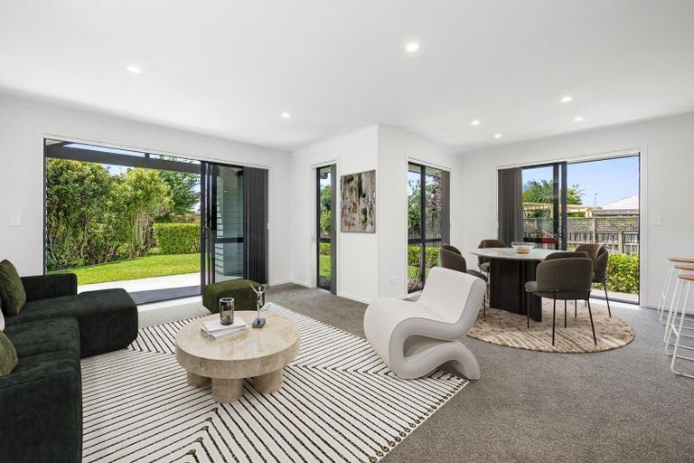 Photo of property in 10 Hamon Place, Pukehangi, Rotorua, 3015