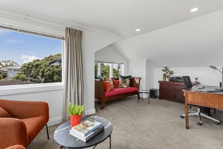 Photo of property in 1/41 East Coast Road, Milford, Auckland, 0620