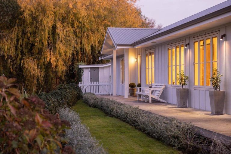 Photo of property in 32 Te Aute Road, Havelock North, 4130