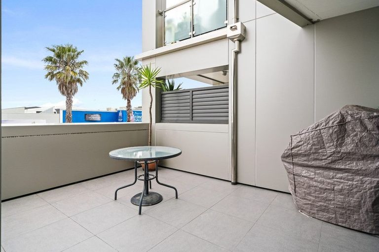 Photo of property in Paramount Apartments, 2/281 Maunganui Road, Mount Maunganui, 3116
