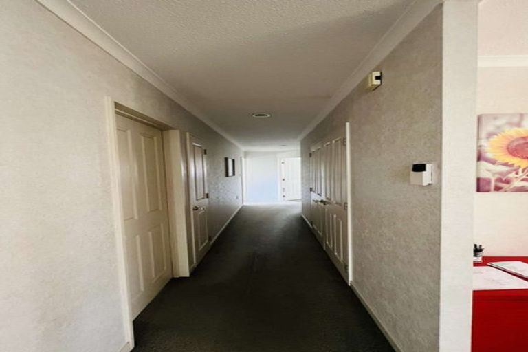 Photo of property in 30 Caroline Crescent, Highbury, Palmerston North, 4412