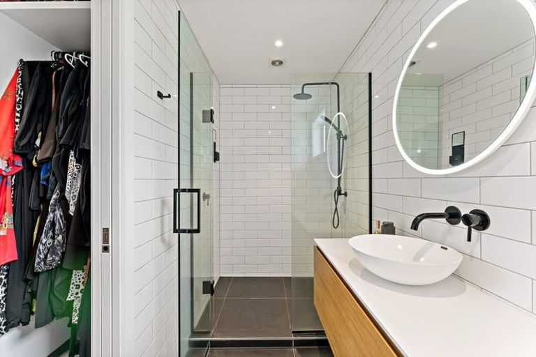 Photo of property in 16 Rewi Street, Torbay, Auckland, 0630