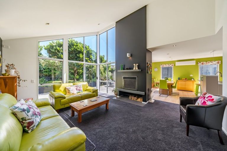 Photo of property in 8a Whitehouse Road, Titahi Bay, Porirua, 5022