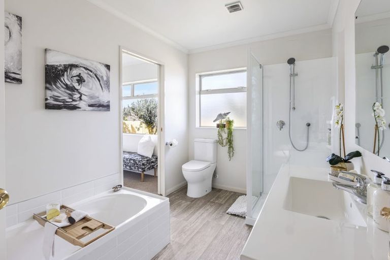Photo of property in 3 Chesterfield Way, Orewa, 0931