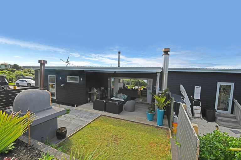 Photo of property in 22 Wonderview Road, Leigh, 0985