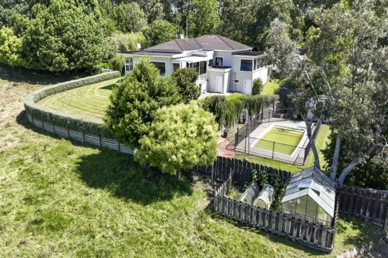 Photo of property in 1652 Taihape Road, Sherenden, Hastings, 4179