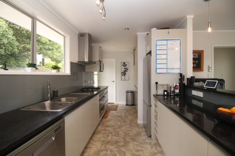 Photo of property in 8 Annison Avenue, Glen Eden, Auckland, 0602