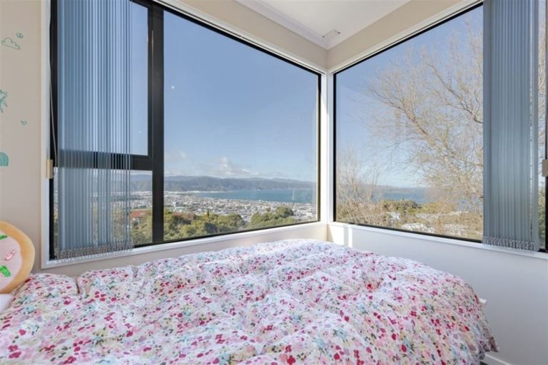 Photo of property in 45 London Road, Korokoro, Lower Hutt, 5012