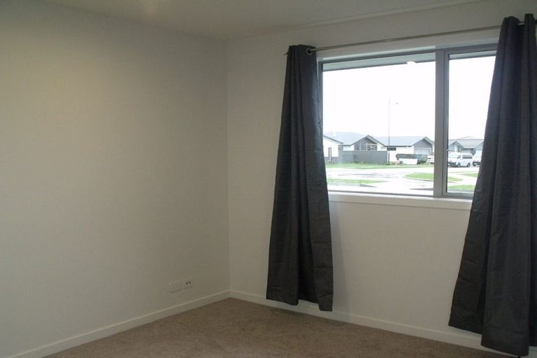 Photo of property in 19 Ruahine Road, Poraiti, Napier, 4112