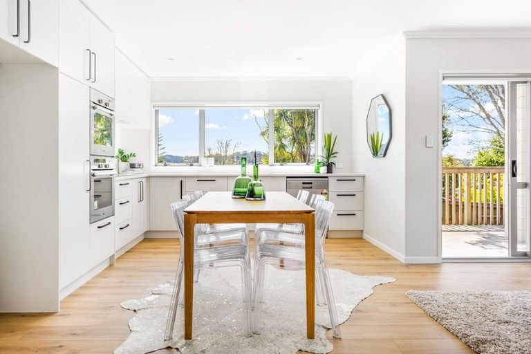 Photo of property in 16a Pine Avenue, Henderson, Auckland, 0612