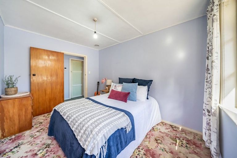 Photo of property in 35 Peck Street, Taita, Lower Hutt, 5011