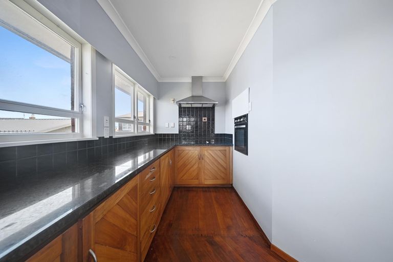 Photo of property in 3 Halberg Street, Glenfield, Auckland, 0629