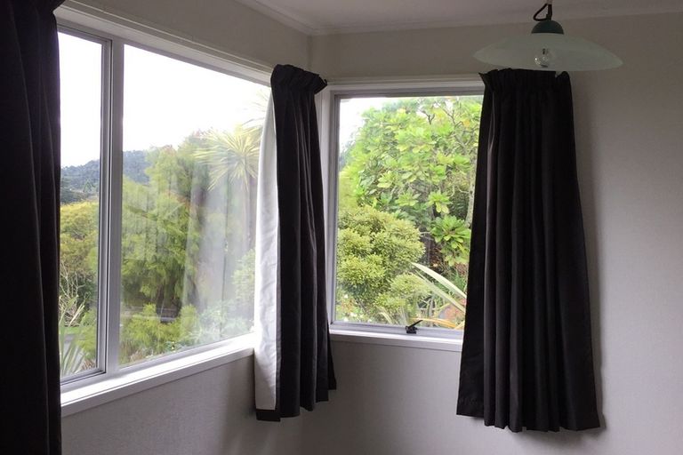 Photo of property in 4 Stallard Place, Glen Eden, Auckland, 0602