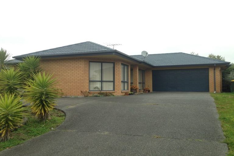 Photo of property in 13 Attymon Lane, East Tamaki, Auckland, 2016