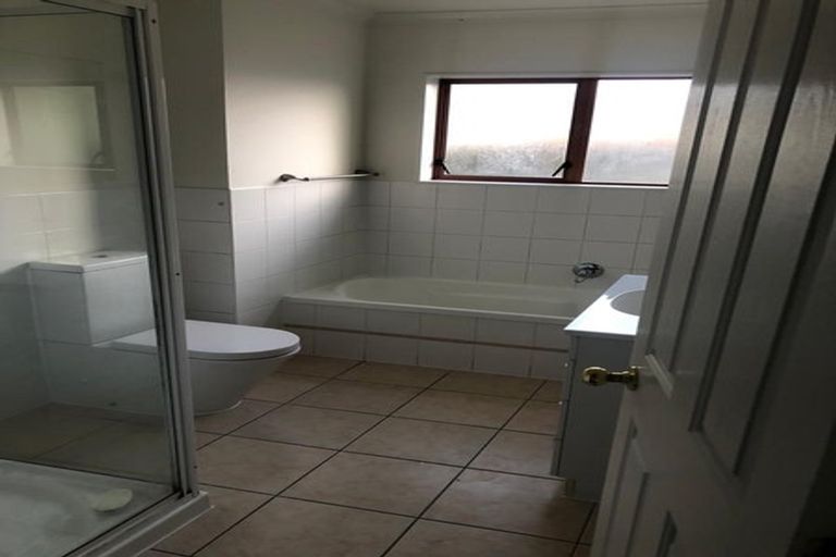 Photo of property in 4 Greenberry Drive, Ranui, Auckland, 0612