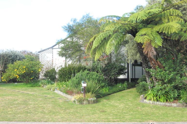 Photo of property in 4 Kauri Place, Tairua, 3508