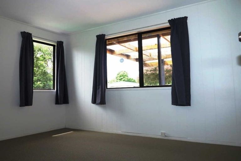 Photo of property in 90 Sunvue Road, Glen Eden, Auckland, 0602