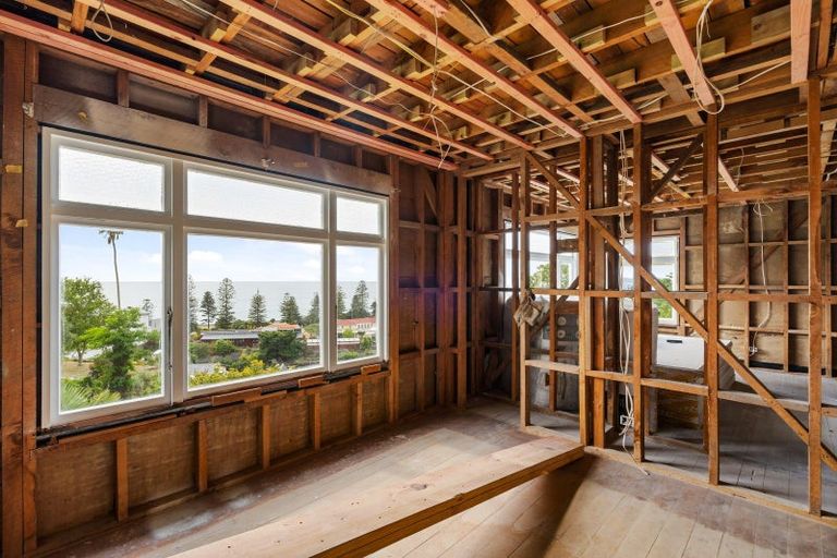 Photo of property in 3 Onslow Road, Bluff Hill, Napier, 4110