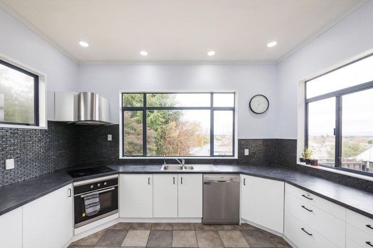 Photo of property in 32 Wellesley Street, Feilding, 4702