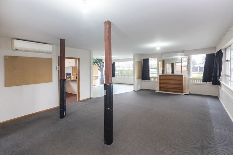 Photo of property in 316 Main North Road, Redwood, Christchurch, 8051