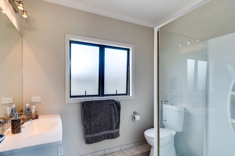 Photo of property in 15 Milford Place, Poraiti, Napier, 4112