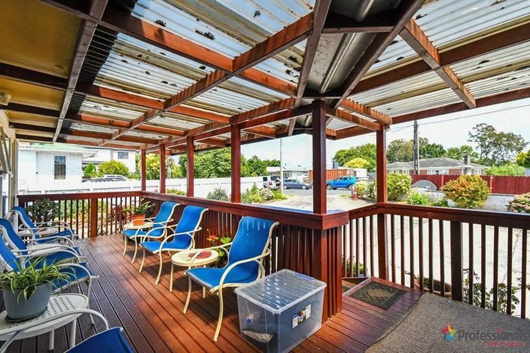 Photo of property in 11 Staines Avenue, Mangere East, Auckland, 2024