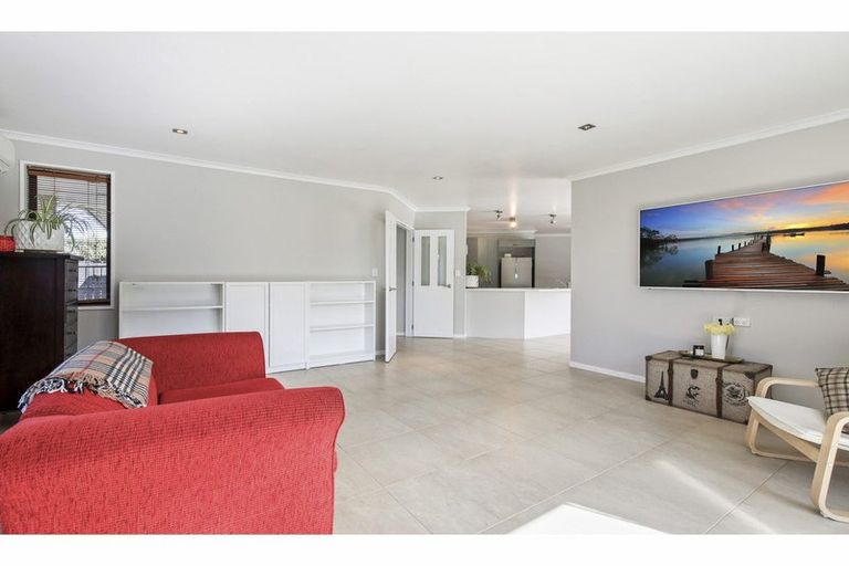 Photo of property in 107 High Street, Oxford, 7430