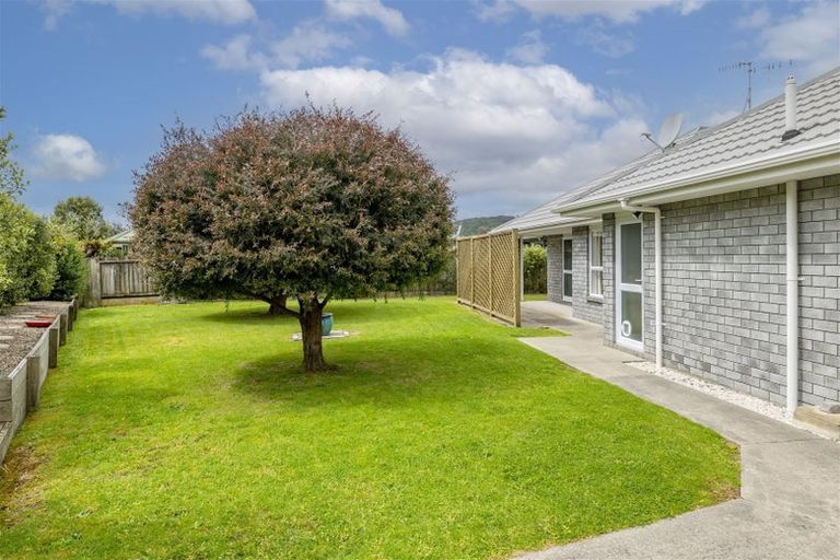 Photo of property in 35 Spackman Crescent, Paraparaumu, 5032