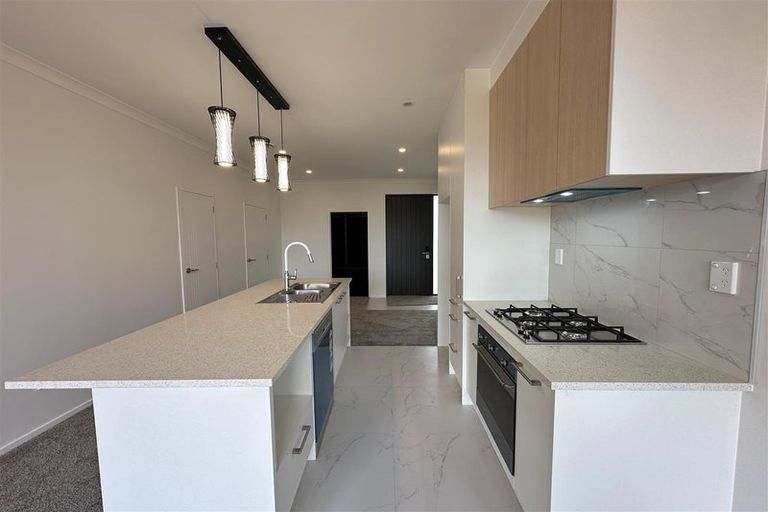 Photo of property in 14 Parahau Road, Papakura, 2110