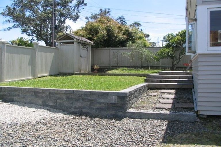Photo of property in 1/12 Northumberland Avenue, Belmont, Auckland, 0622
