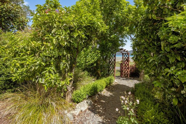 Photo of property in 5732 Kenepuru Road, Waitaria Bay, Picton, 7282