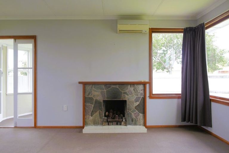 Photo of property in 87 Sutherland Crescent, Westbrook, Palmerston North, 4412
