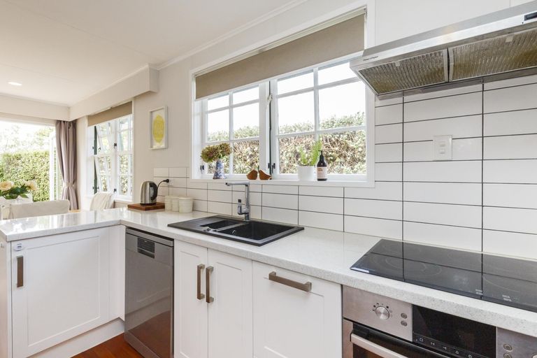 Photo of property in 53 Waterloo Crescent, Hokowhitu, Palmerston North, 4410