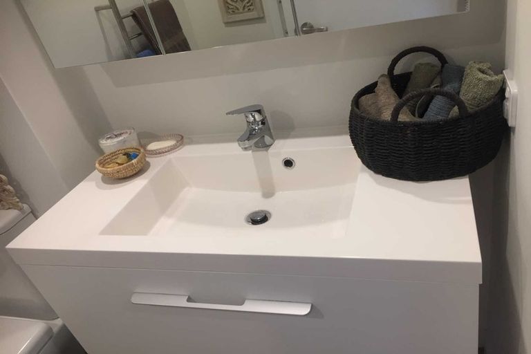 Photo of property in 4/2 Brandon Road, Glen Eden, Auckland, 0602