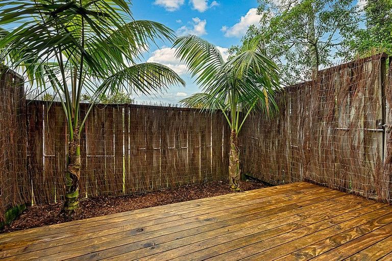 Photo of property in 13 Albionvale Road, Glen Eden, Auckland, 0602