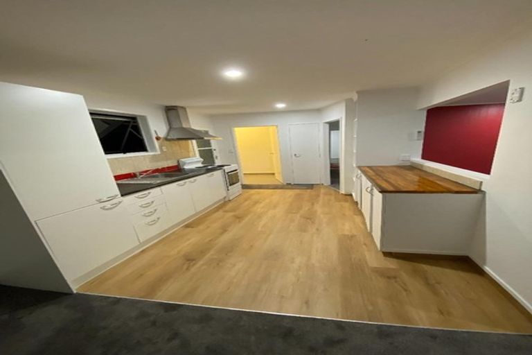 Photo of property in 146 Waimumu Road, Massey, Auckland, 0614