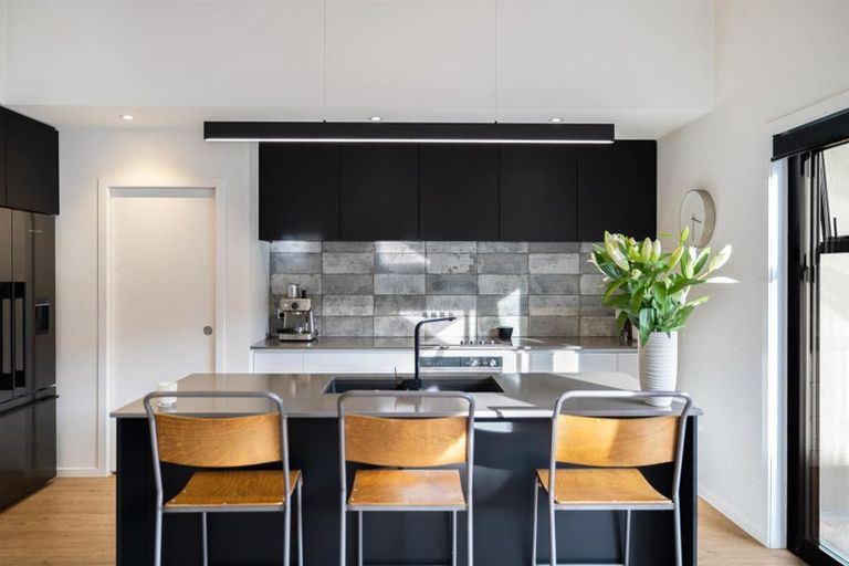 Photo of property in 21 Sarges Way, Lake Hawea, Wanaka, 9382