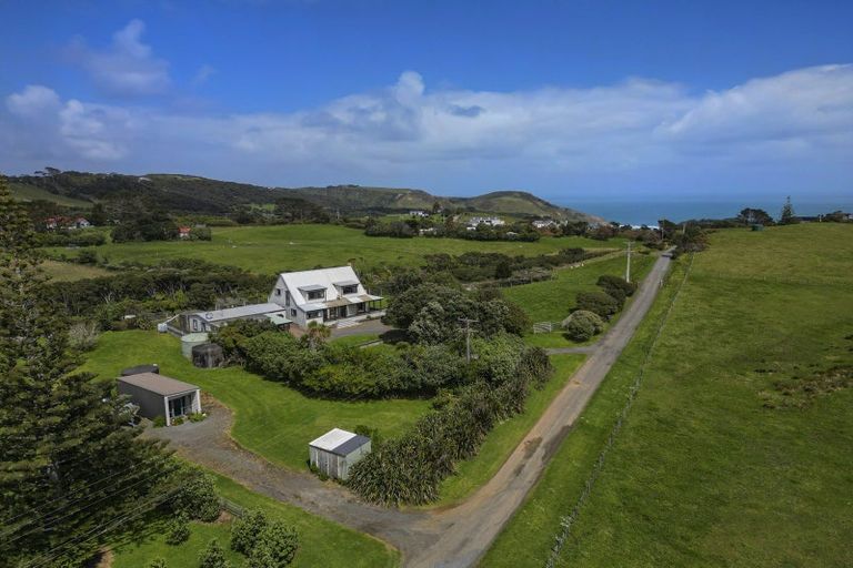 Photo of property in 512 Oaia Road, Muriwai, 0881