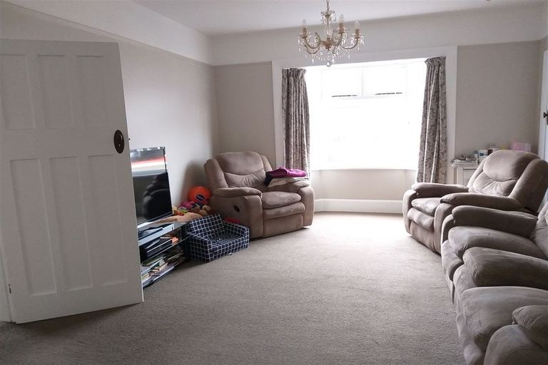 Photo of property in 30 Gamblins Road, Saint Martins, Christchurch, 8022