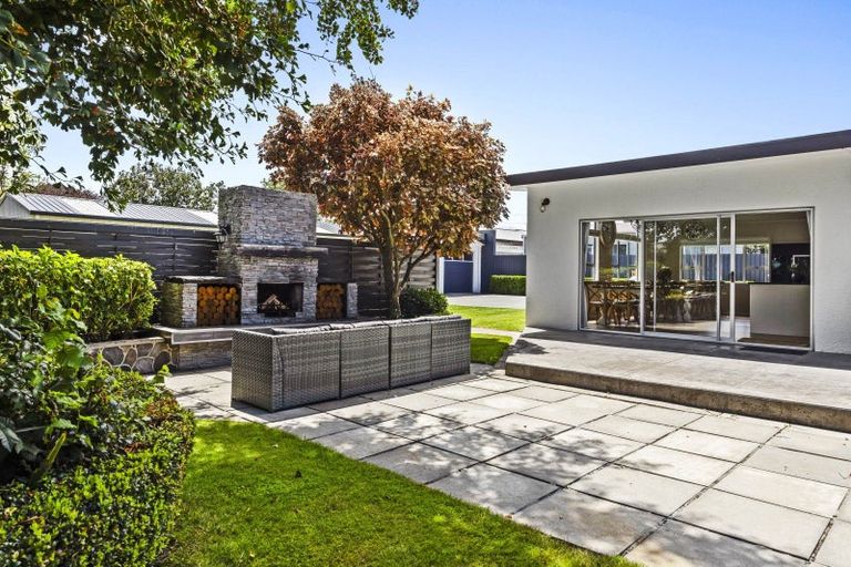 Photo of property in 326 South Road, Hawera, 4610