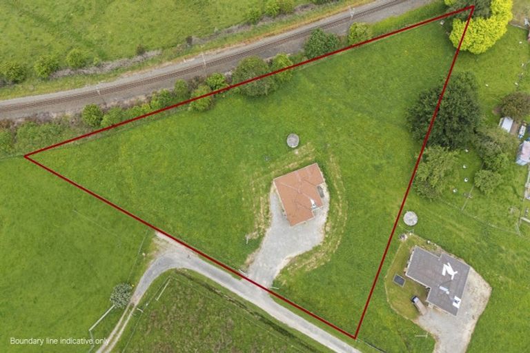 Photo of property in 16 Gordon Terrace, Hunterville, 4730