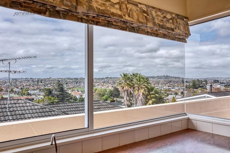 Photo of property in 1/17 Cambric Place, Botany Downs, Auckland, 2010