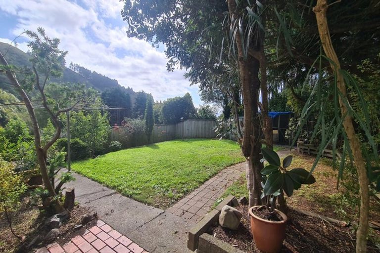 Photo of property in 13 Westhaven Drive, Tawa, Wellington, 5028