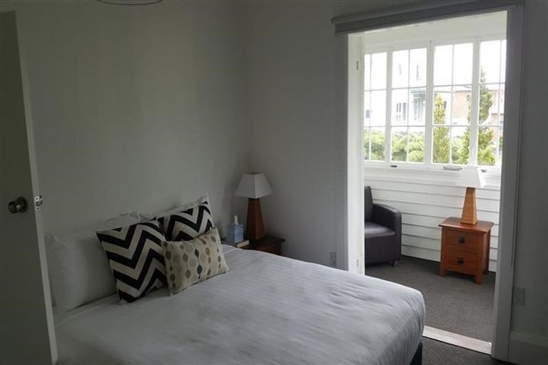 Photo of property in 9 Fillis Street, New Plymouth, 4310