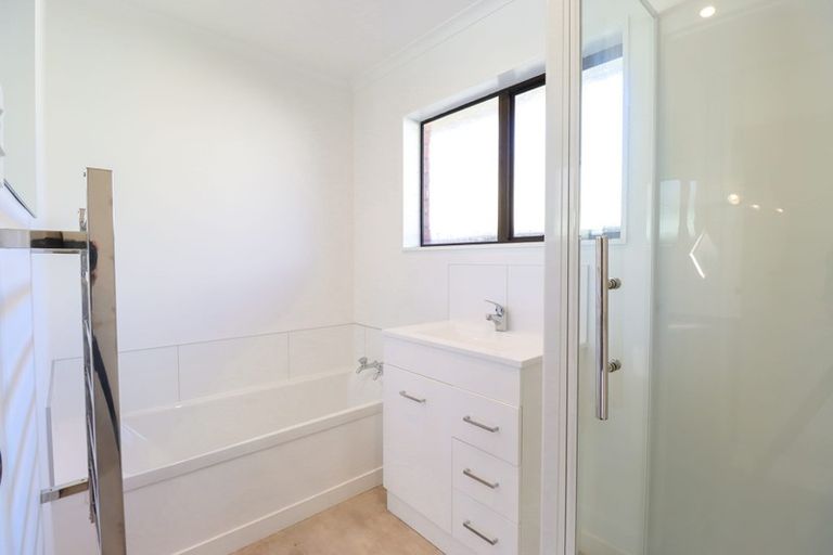 Photo of property in 9 Rolleston Street, Hokowhitu, Palmerston North, 4410